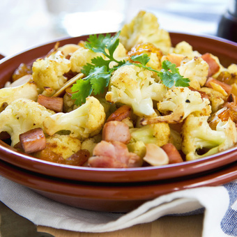 Stewed pork with cauliflower